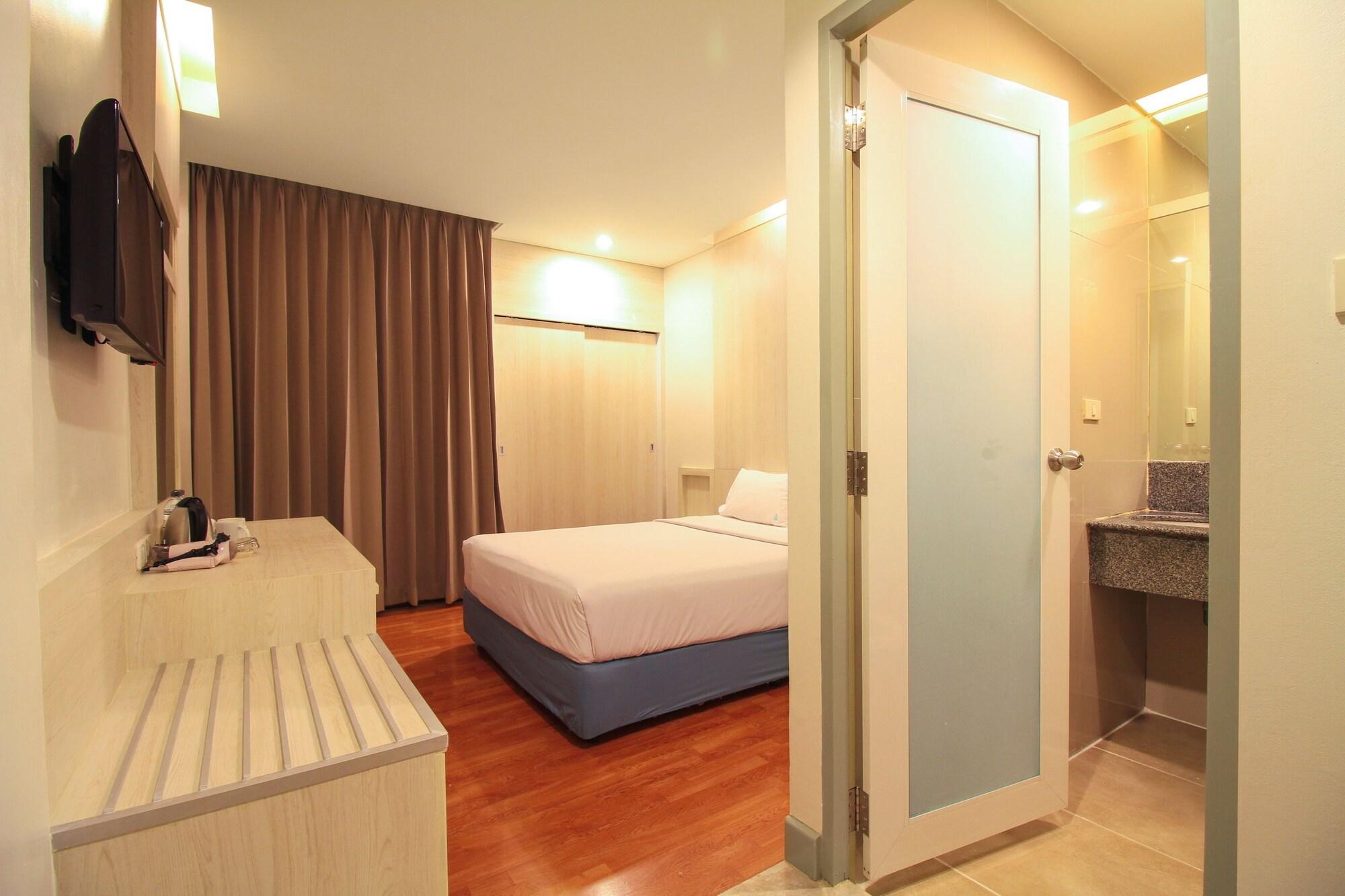 Ten Stars Hotel Бангкок Экстерьер фото