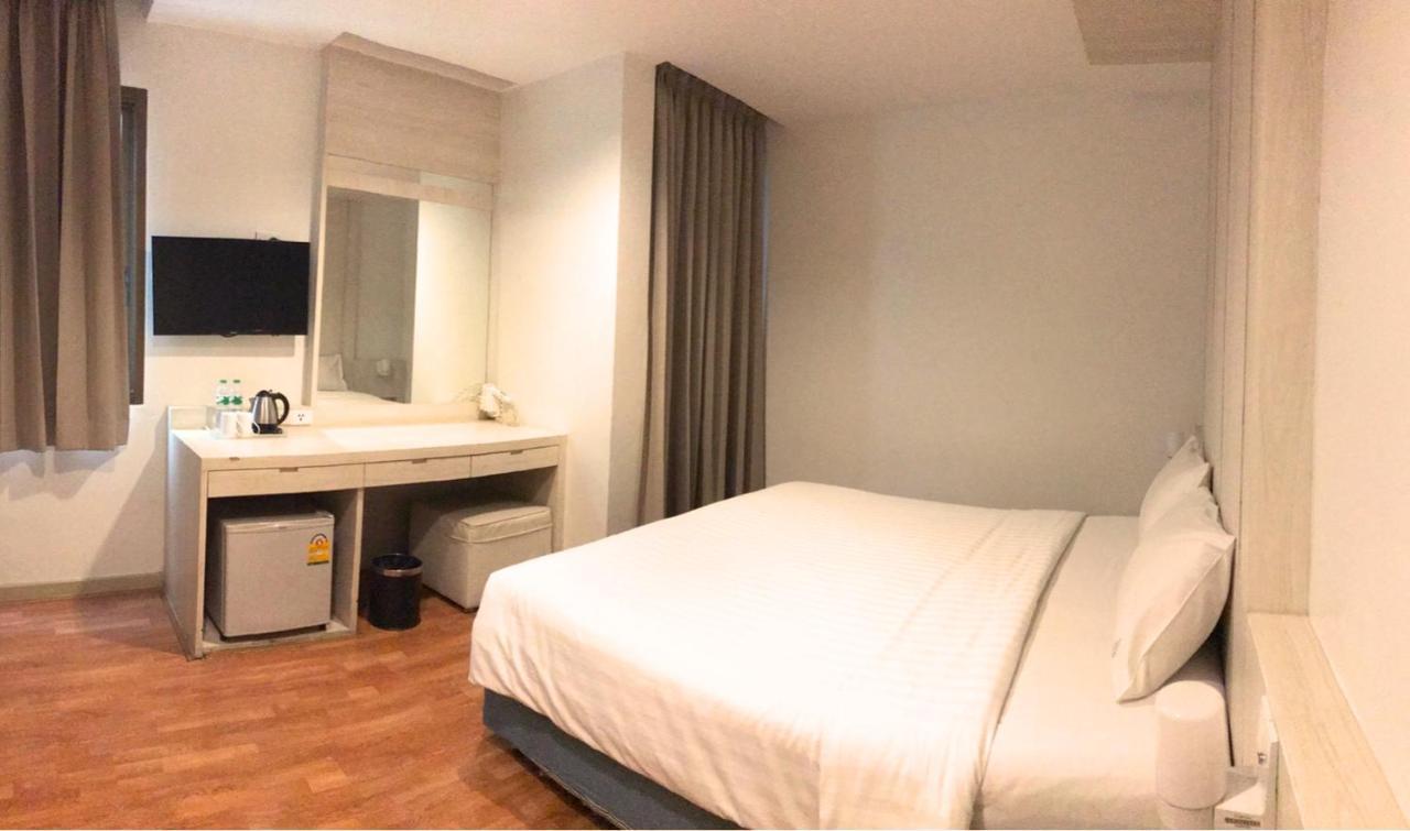 Ten Stars Hotel Бангкок Экстерьер фото