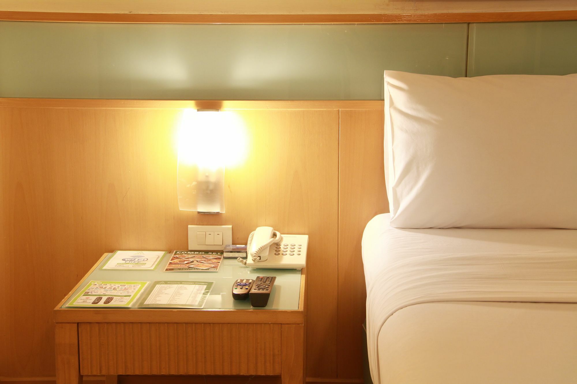 Ten Stars Hotel Бангкок Экстерьер фото
