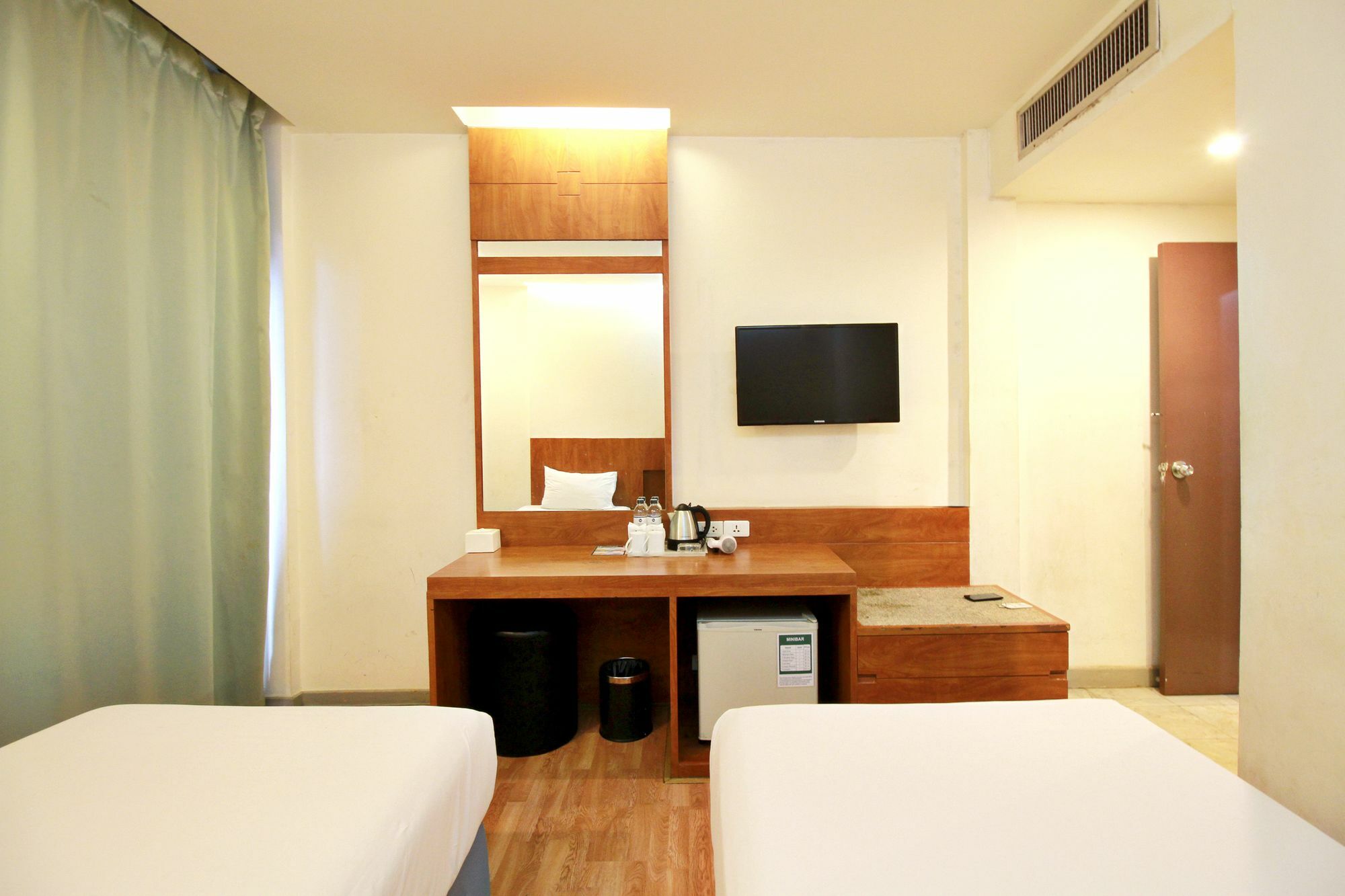 Ten Stars Hotel Бангкок Экстерьер фото