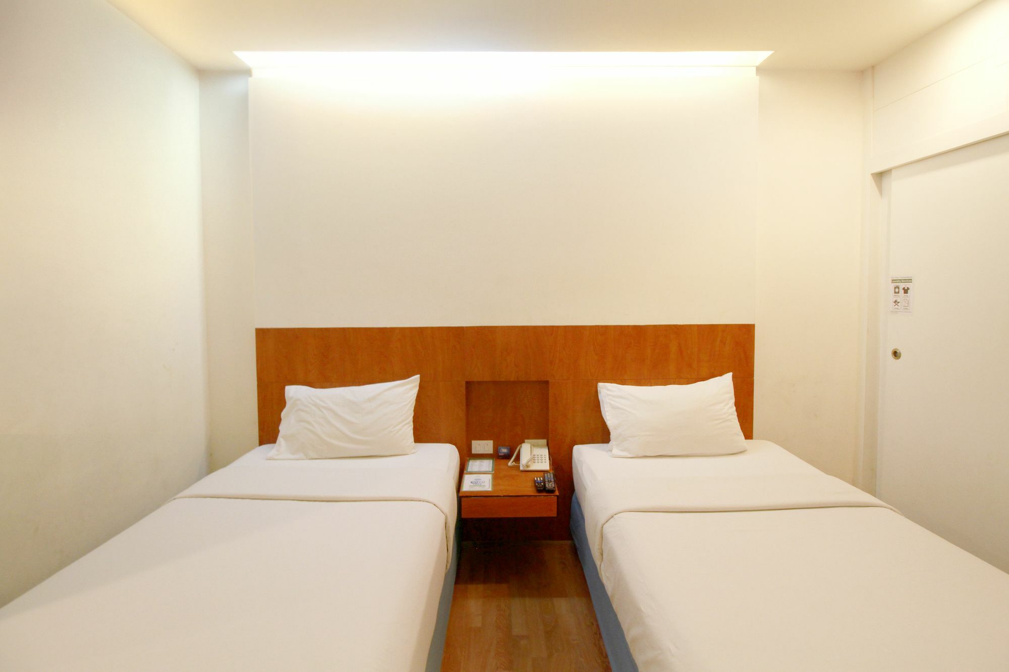 Ten Stars Hotel Бангкок Экстерьер фото